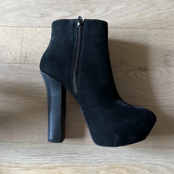 Black suede platform zipper booties 7.5 - Picture 2 of 7
